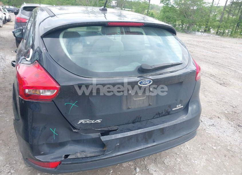 Photo 6 of 2015 Ford Focus SE (VIN 1FADP3K29FL381552)