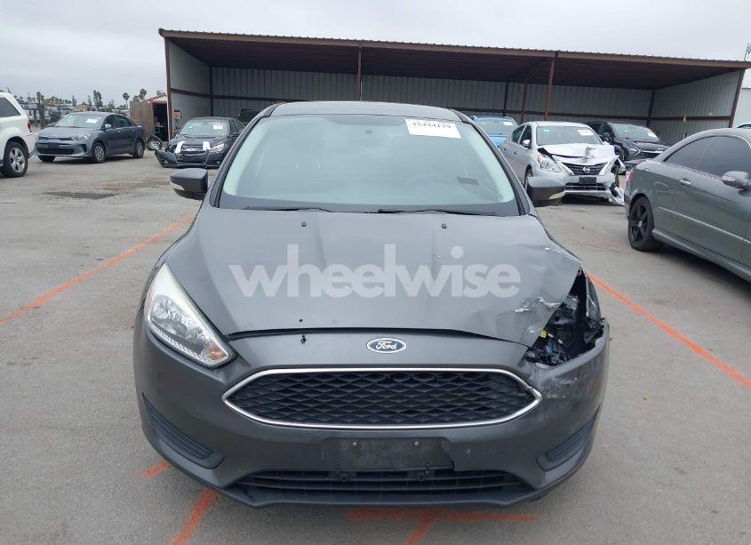 Photo 13 of 2015 Ford Focus SE (VIN 1FADP3K29FL386329)