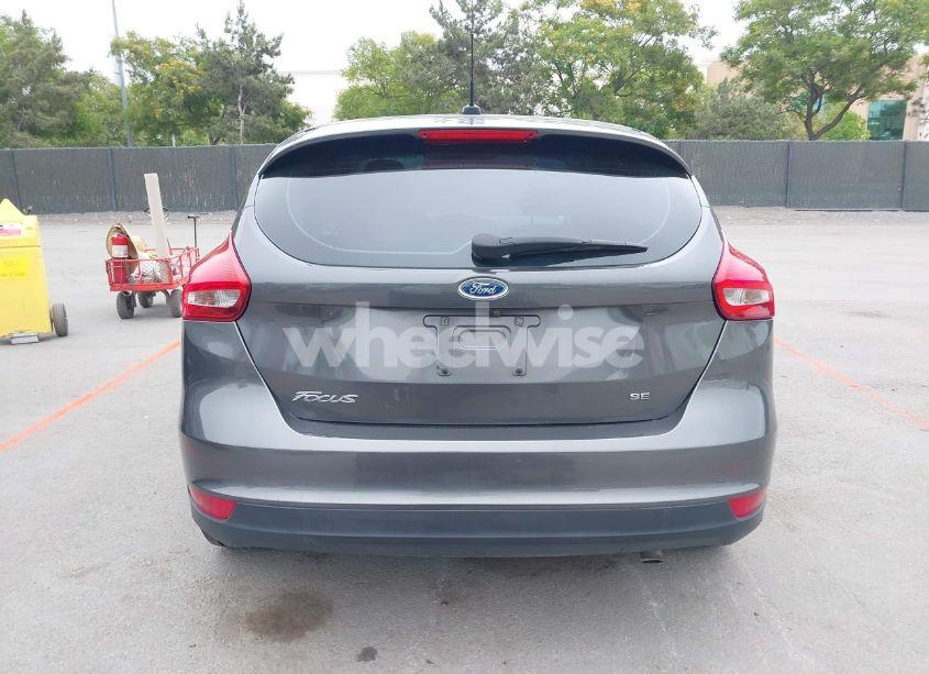 Photo 17 of 2015 Ford Focus SE (VIN 1FADP3K29FL386329)