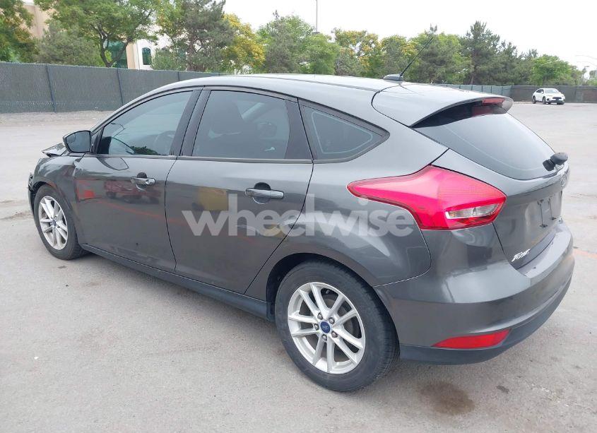 Photo 3 of 2015 Ford Focus SE (VIN 1FADP3K29FL386329)