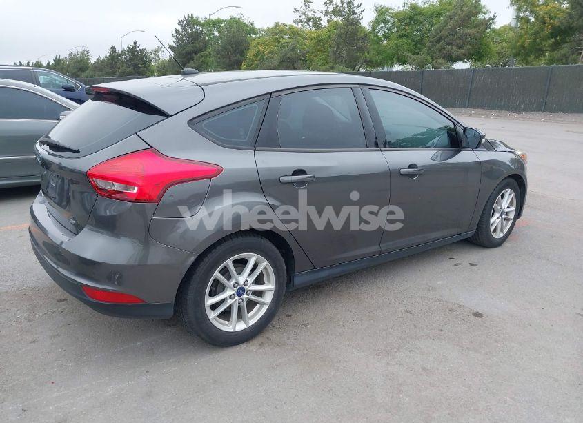 Photo 4 of 2015 Ford Focus SE (VIN 1FADP3K29FL386329)