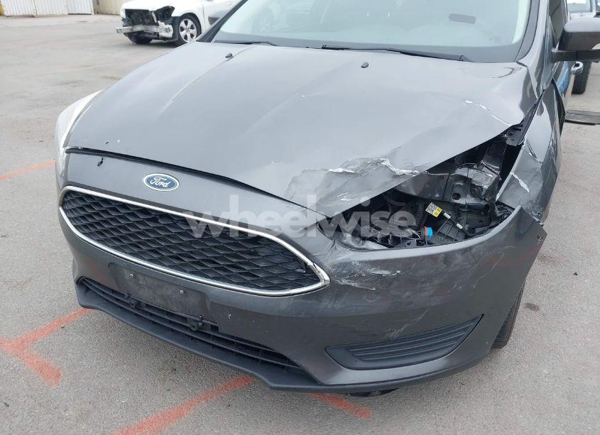 Photo 6 of 2015 Ford Focus SE (VIN 1FADP3K29FL386329)