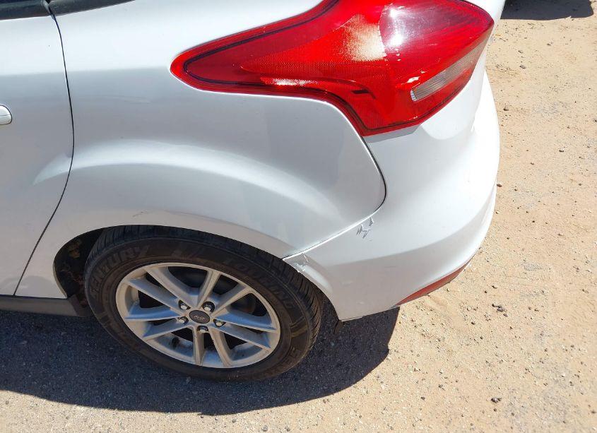 Photo 12 of 2016 Ford Focus SE (VIN 1FADP3K29GL217073)