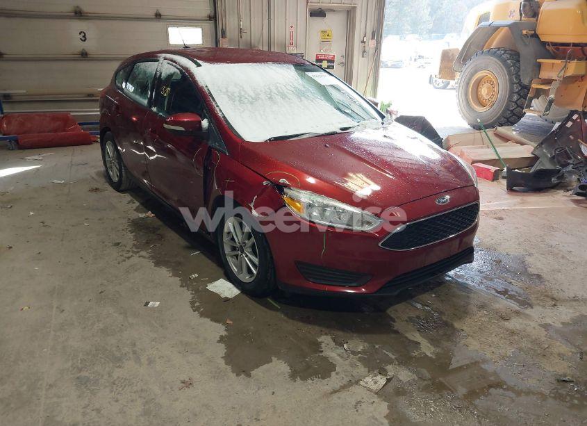 2016 Ford Focus SE (VIN 1FADP3K29GL227196) main photo