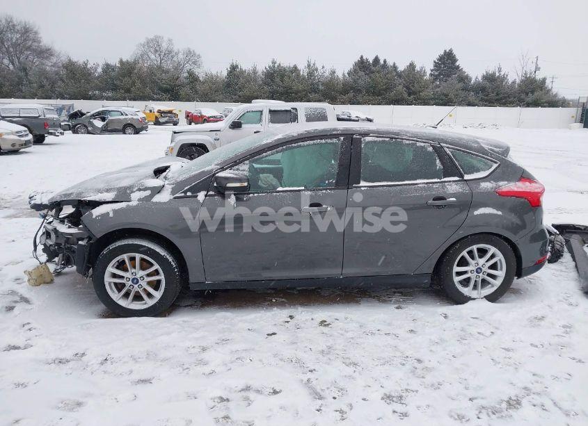 Photo 14 of 2016 Ford Focus SE (VIN 1FADP3K29GL229255)