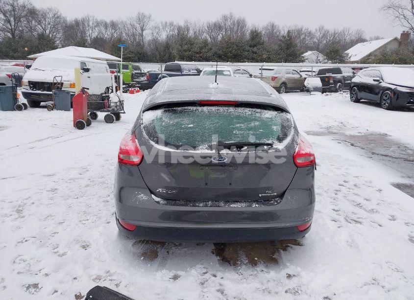 Photo 16 of 2016 Ford Focus SE (VIN 1FADP3K29GL229255)