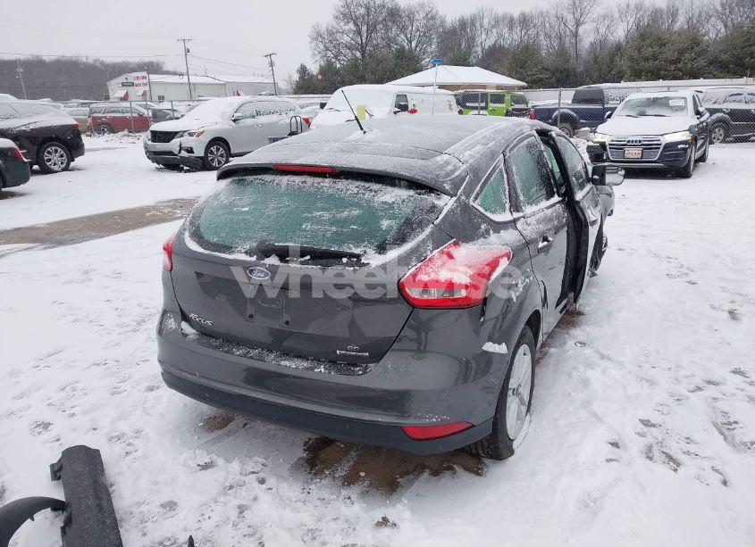 Photo 4 of 2016 Ford Focus SE (VIN 1FADP3K29GL229255)
