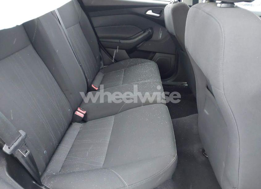 Photo 8 of 2016 Ford Focus SE (VIN 1FADP3K29GL229255)