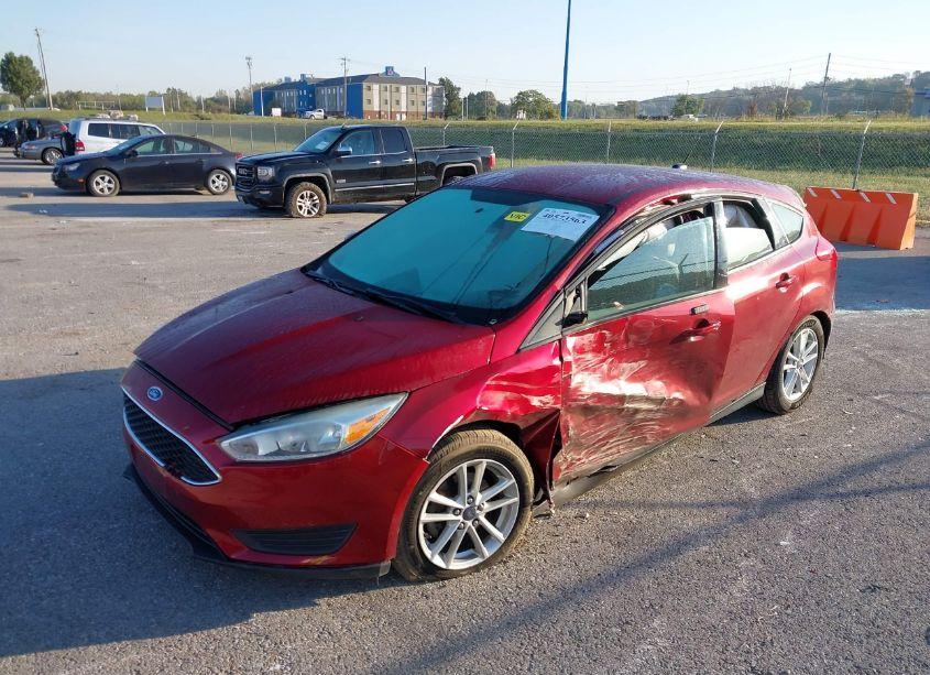 Photo 2 of 2016 Ford Focus SE (VIN 1FADP3K29GL245679)