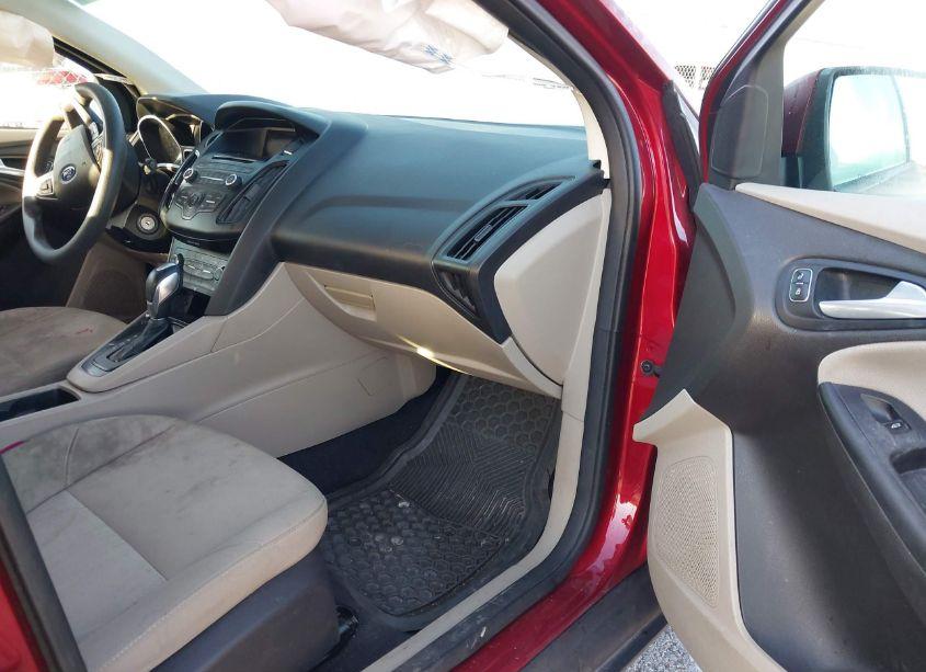 Photo 5 of 2016 Ford Focus SE (VIN 1FADP3K29GL245679)