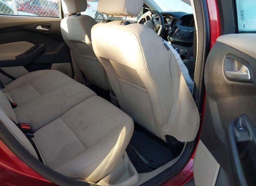Photo 8 of 2016 Ford Focus SE (VIN 1FADP3K29GL245679)