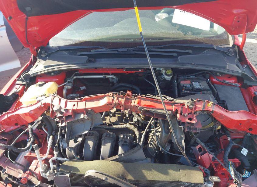 Photo 10 of 2016 Ford Focus SE (VIN 1FADP3K29GL256746)