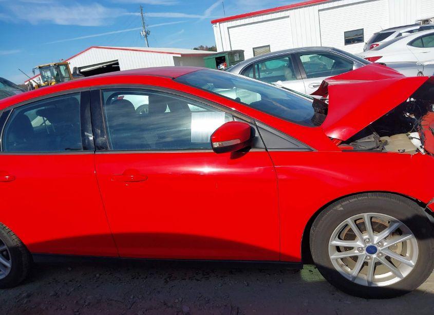 Photo 13 of 2016 Ford Focus SE (VIN 1FADP3K29GL256746)