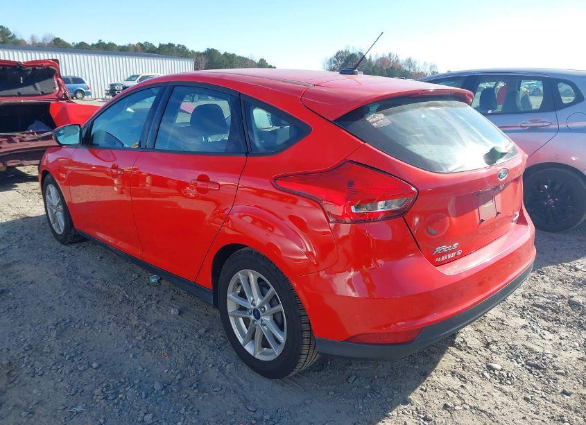 Photo 3 of 2016 Ford Focus SE (VIN 1FADP3K29GL256746)
