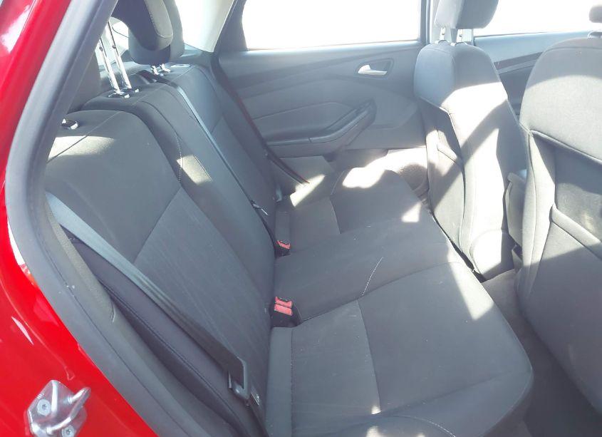 Photo 8 of 2016 Ford Focus SE (VIN 1FADP3K29GL256746)