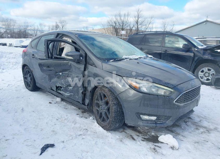 2016 Ford Focus SE (VIN 1FADP3K29GL299662) main photo