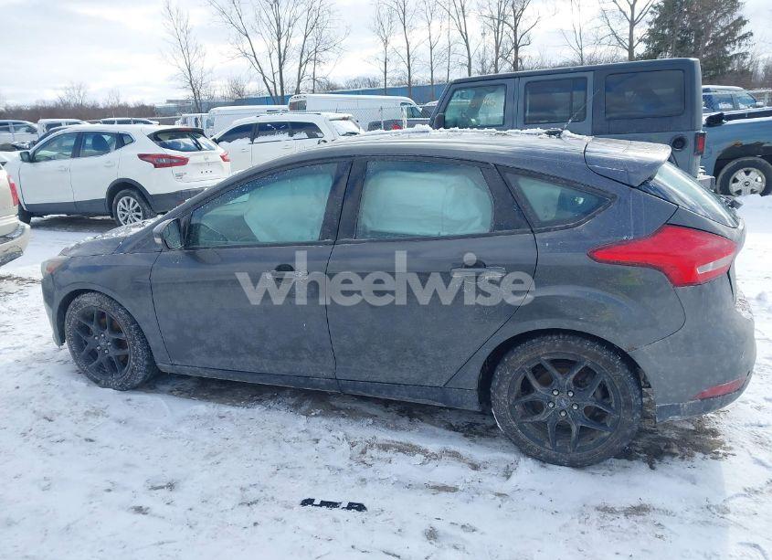 Photo 14 of 2016 Ford Focus SE (VIN 1FADP3K29GL299662)