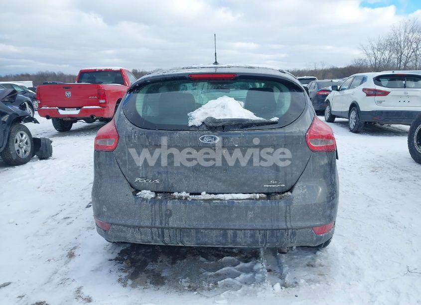 Photo 16 of 2016 Ford Focus SE (VIN 1FADP3K29GL299662)