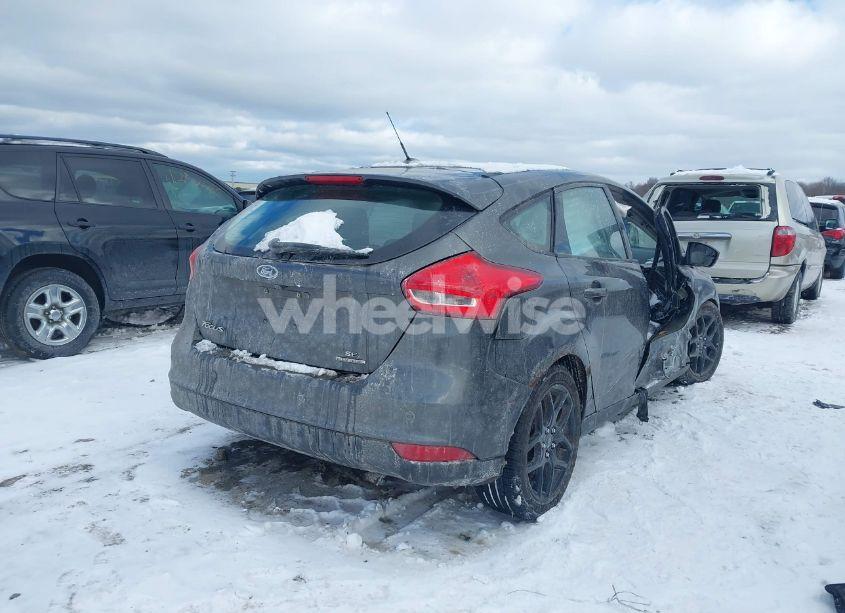 Photo 4 of 2016 Ford Focus SE (VIN 1FADP3K29GL299662)