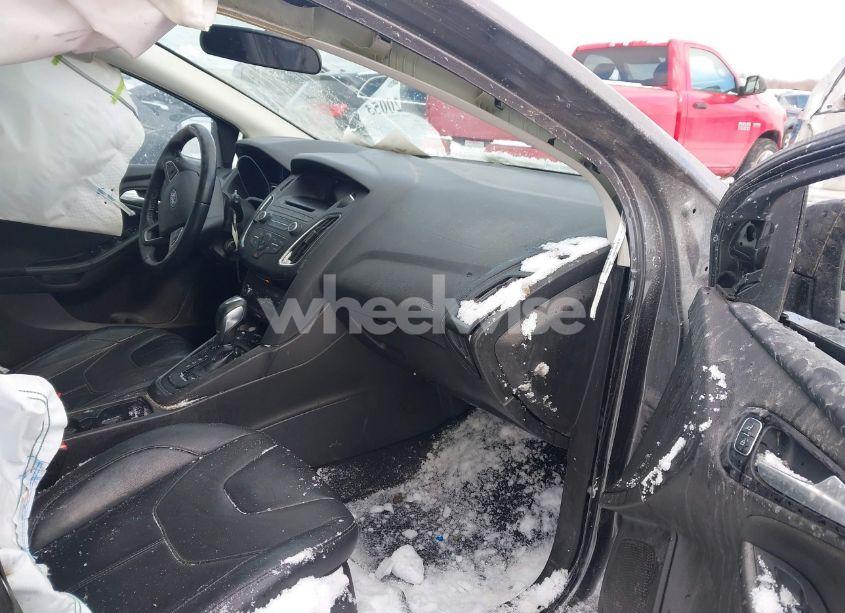 Photo 5 of 2016 Ford Focus SE (VIN 1FADP3K29GL299662)