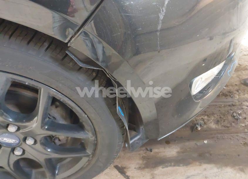 Photo 13 of 2016 Ford Focus SE (VIN 1FADP3K29GL311924)