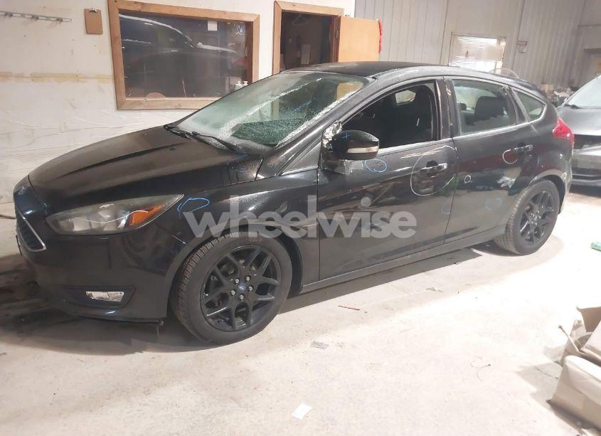 Photo 2 of 2016 Ford Focus SE (VIN 1FADP3K29GL311924)