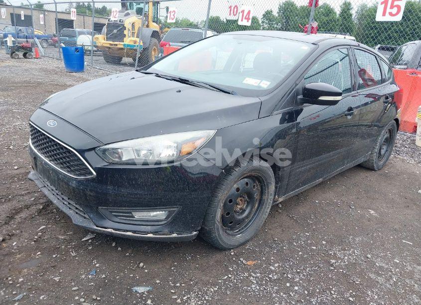 Photo 2 of 2016 Ford Focus SE (VIN 1FADP3K29GL313950)