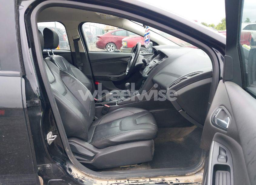 Photo 5 of 2016 Ford Focus SE (VIN 1FADP3K29GL313950)