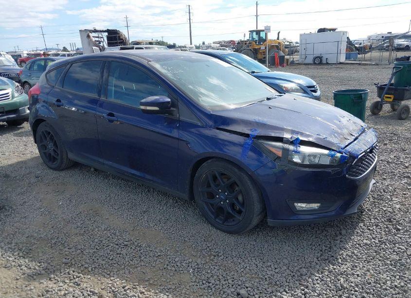 2016 Ford Focus SE (VIN 1FADP3K29GL321448) main photo
