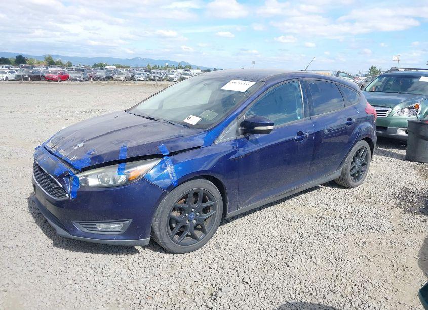 Photo 2 of 2016 Ford Focus SE (VIN 1FADP3K29GL321448)