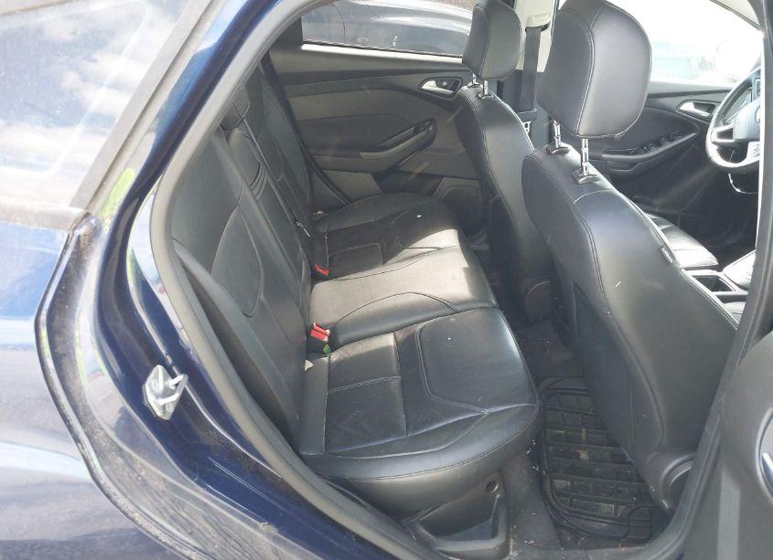 Photo 8 of 2016 Ford Focus SE (VIN 1FADP3K29GL321448)