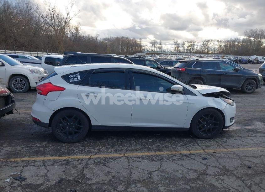 Photo 13 of 2016 Ford Focus SE (VIN 1FADP3K29GL345961)