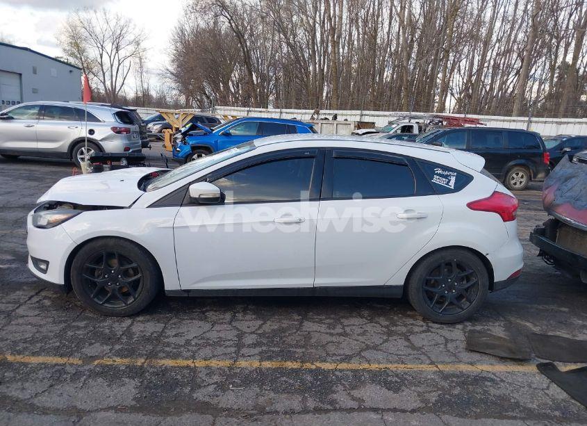 Photo 14 of 2016 Ford Focus SE (VIN 1FADP3K29GL345961)