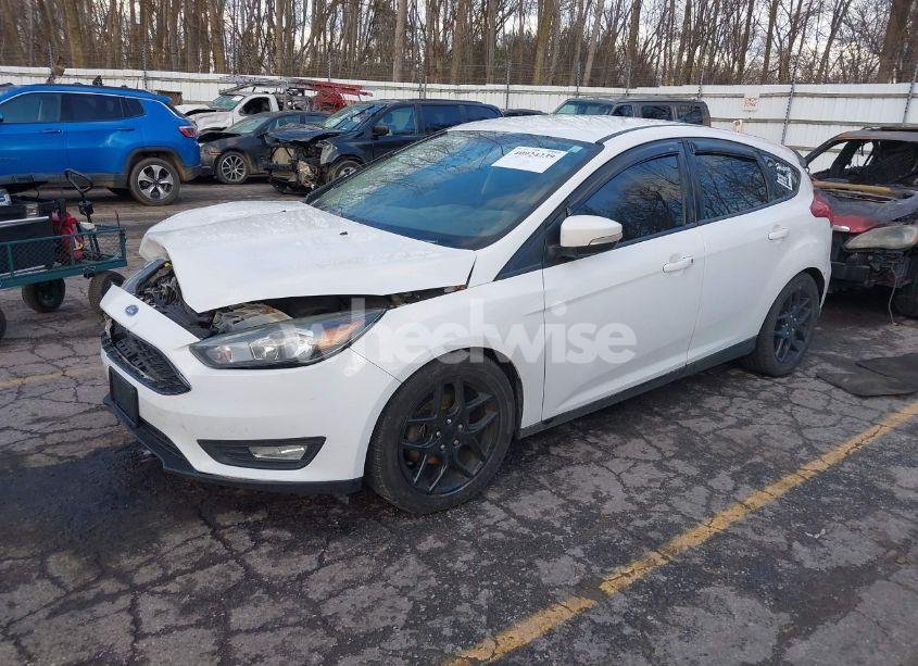 Photo 2 of 2016 Ford Focus SE (VIN 1FADP3K29GL345961)