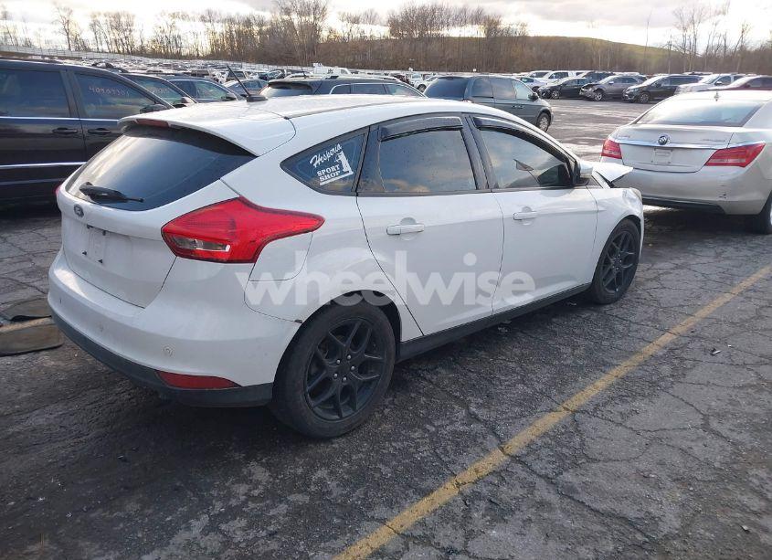 Photo 4 of 2016 Ford Focus SE (VIN 1FADP3K29GL345961)