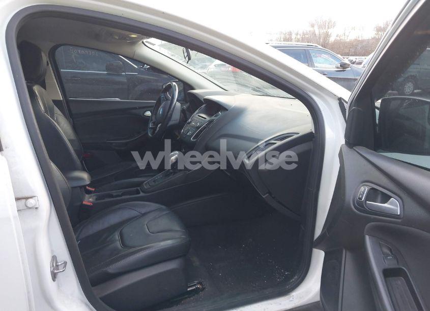 Photo 5 of 2016 Ford Focus SE (VIN 1FADP3K29GL345961)