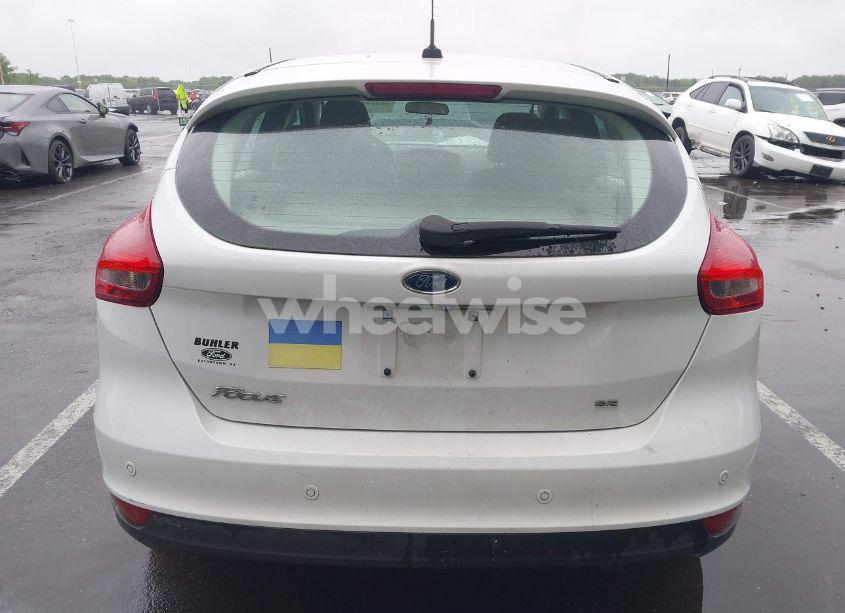 Photo 16 of 2016 Ford Focus SE (VIN 1FADP3K29GL354594)