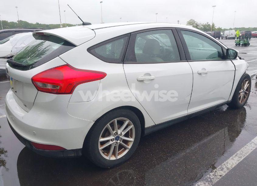 Photo 4 of 2016 Ford Focus SE (VIN 1FADP3K29GL354594)