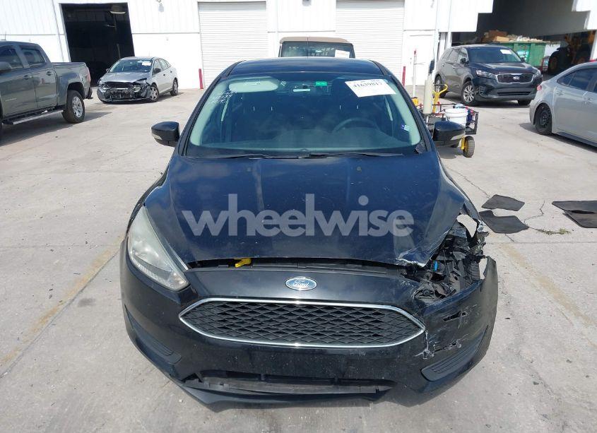 Photo 12 of 2016 Ford Focus SE (VIN 1FADP3K29GL367944)