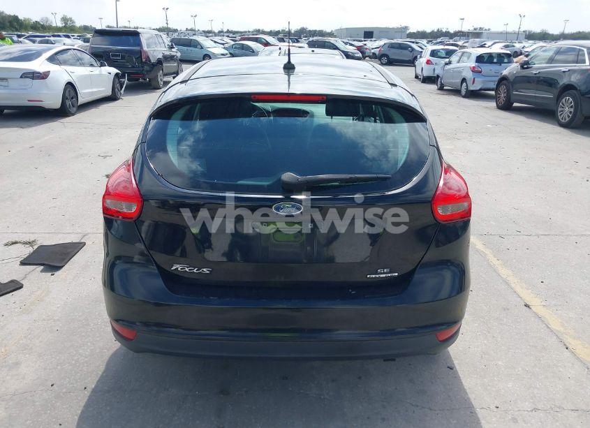 Photo 16 of 2016 Ford Focus SE (VIN 1FADP3K29GL367944)