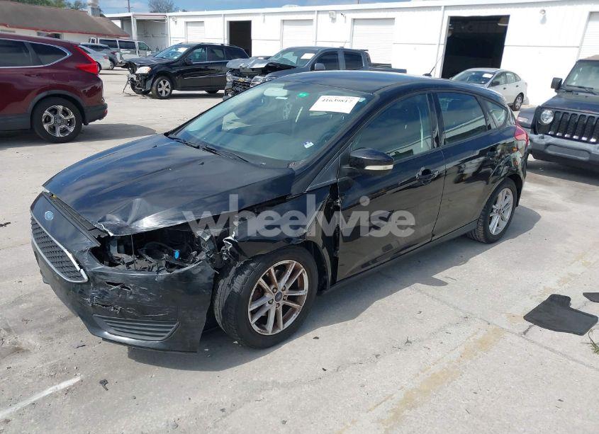 Photo 2 of 2016 Ford Focus SE (VIN 1FADP3K29GL367944)