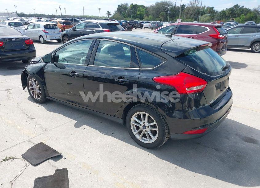 Photo 3 of 2016 Ford Focus SE (VIN 1FADP3K29GL367944)