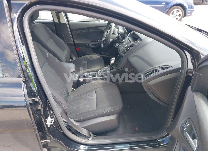 Photo 5 of 2016 Ford Focus SE (VIN 1FADP3K29GL367944)