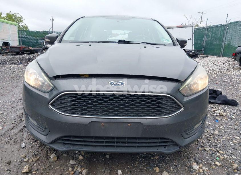Photo 6 of 2016 Ford Focus SE (VIN 1FADP3K29GL370942)