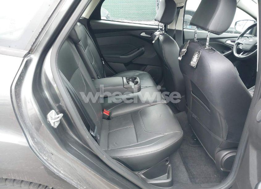 Photo 8 of 2016 Ford Focus SE (VIN 1FADP3K29GL370942)