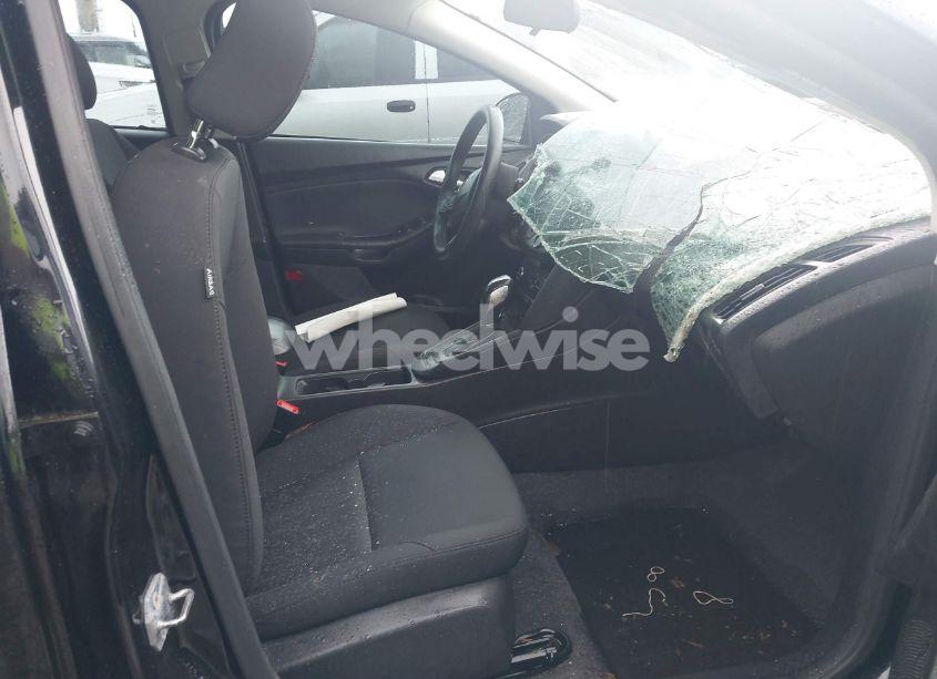 Photo 5 of 2016 Ford Focus SE (VIN 1FADP3K29GL376613)