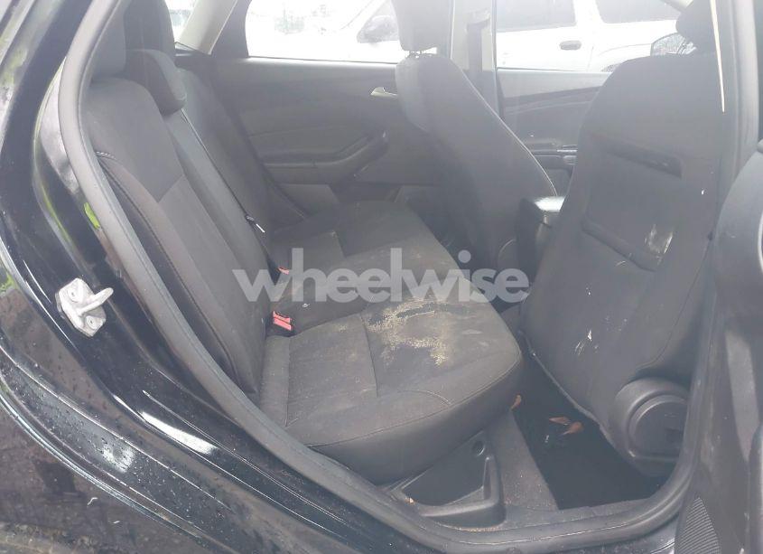 Photo 8 of 2016 Ford Focus SE (VIN 1FADP3K29GL376613)