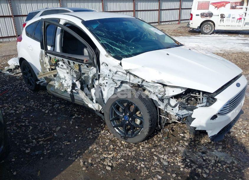 Photo 6 of 2016 Ford Focus SE (VIN 1FADP3K29GL406838)