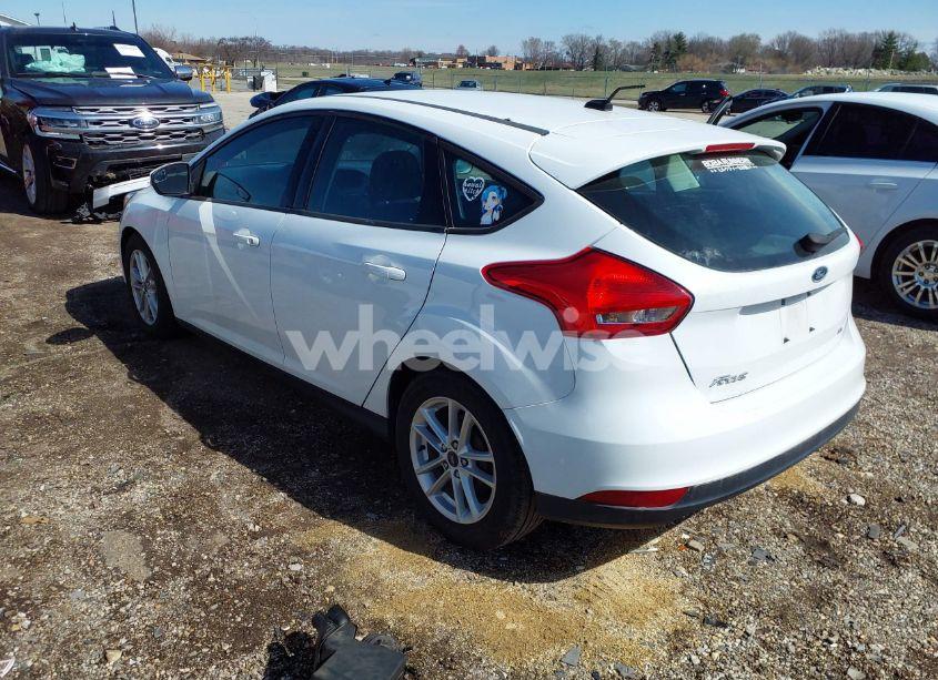 Photo 3 of 2017 Ford Focus SE (VIN 1FADP3K29HL217852)