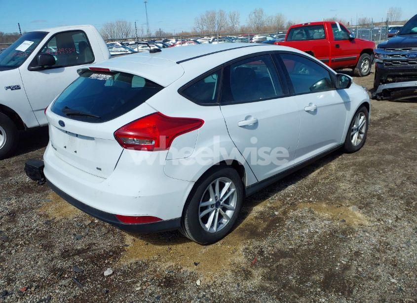 Photo 4 of 2017 Ford Focus SE (VIN 1FADP3K29HL217852)